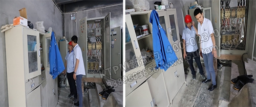 黃老師深入現場進行輔導 黃老師深入現場進行輔導