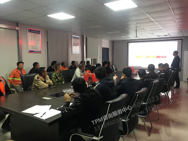 T梁班組培訓現(xiàn)場 T梁班組培訓現(xiàn)場